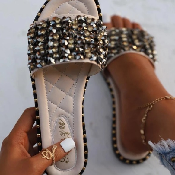 Flat Slippers With Gold Rime Stones - Picture 3 of 7